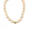 Collier résine et boule dorée