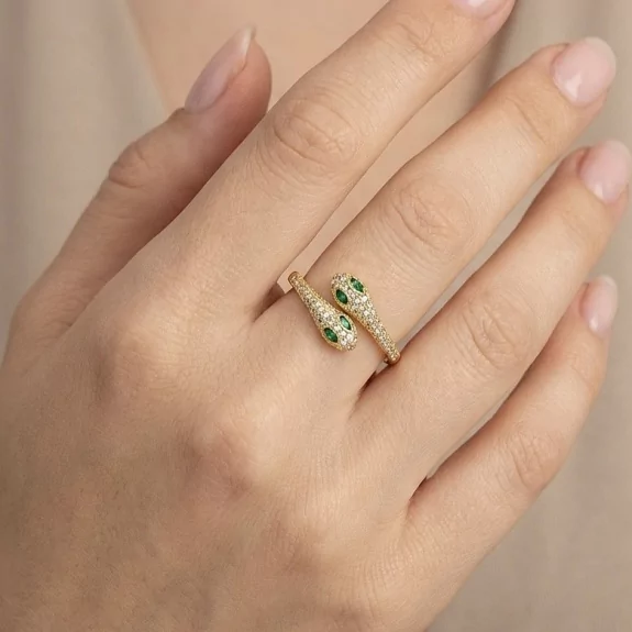 Bague serpent pavée de...