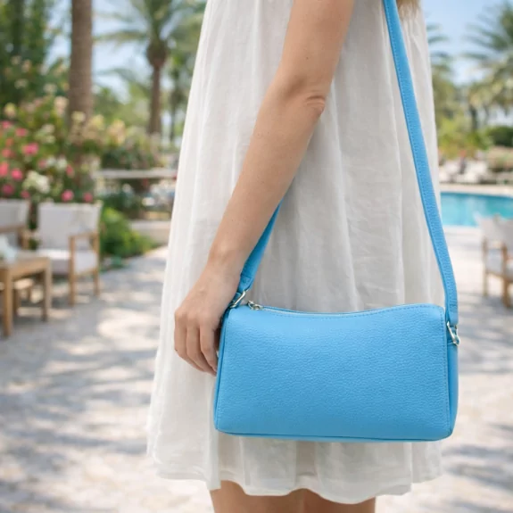 Sac porté à l'épaule...