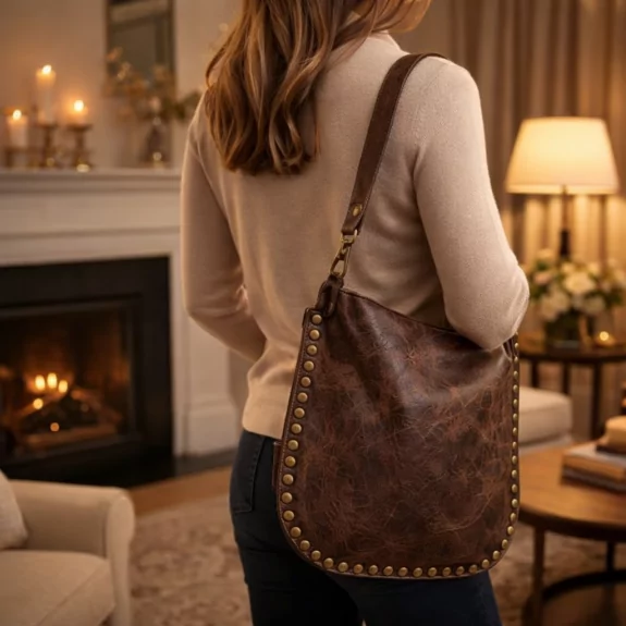 Sac façon besace en cuir,...