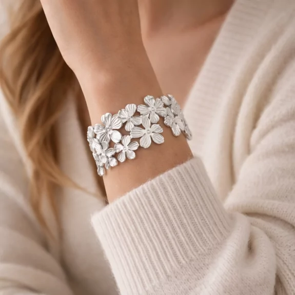 Bracelet Fleur en Acier Inoxydable – Manchette Large Florale