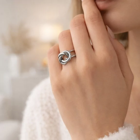 Bague Nœud en Acier – Bague Ajustable Moderne
