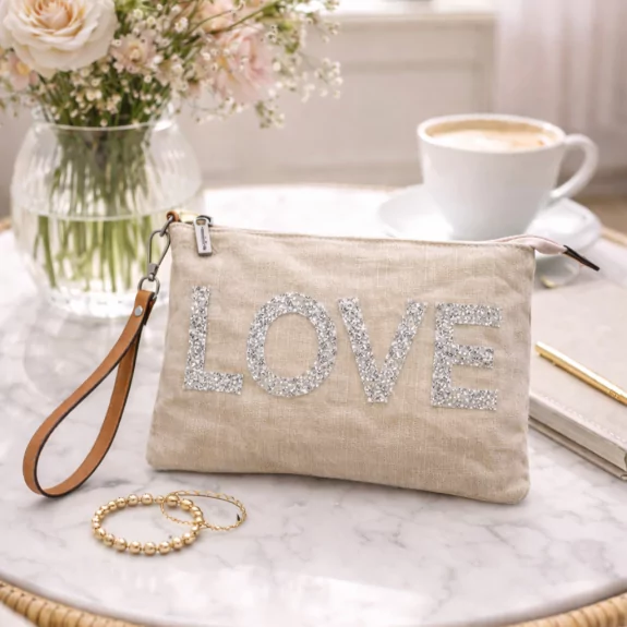 Pochette LOVE paillettes avec dragonne et bandoulière