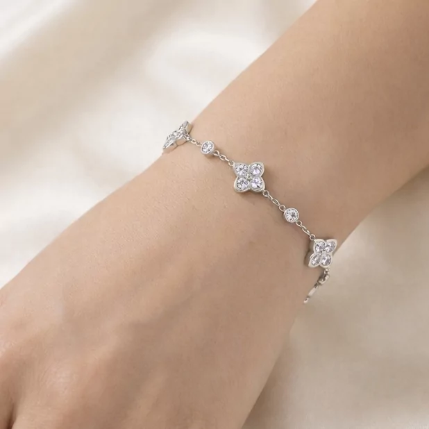 Bracelet trèfles brillants en acier