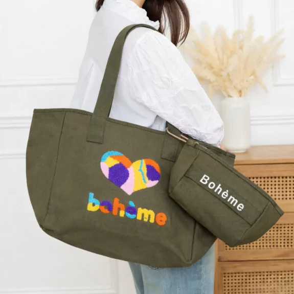 Sac cabas Bohème en jean coton brodé – cœur multicolore