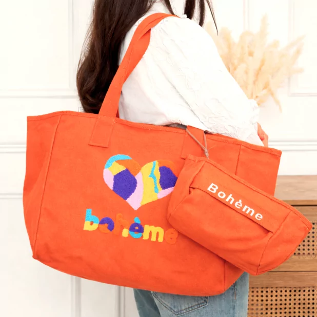 Sac cabas Bohème en jean coton brodé – cœur multicolore