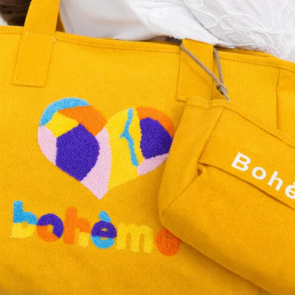 Sac cabas Bohème en jean coton brodé – cœur multicolore