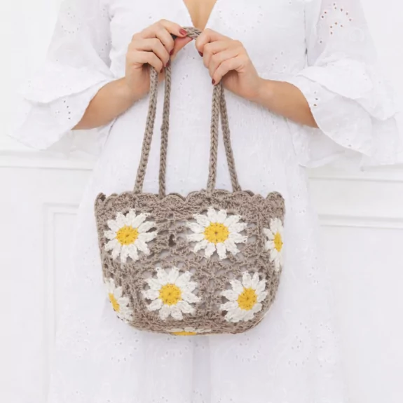 Petit panier crochet à motifs fleurs et pochon