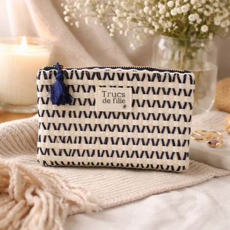 Pochette tressée “Trucs de fille” – Accessoire mode tendance