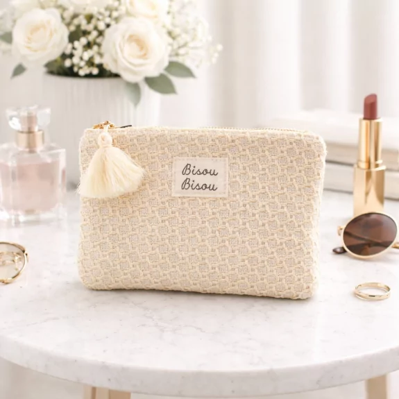 Pochette tressée “Bisou Bisou” – Accessoire mode tendance