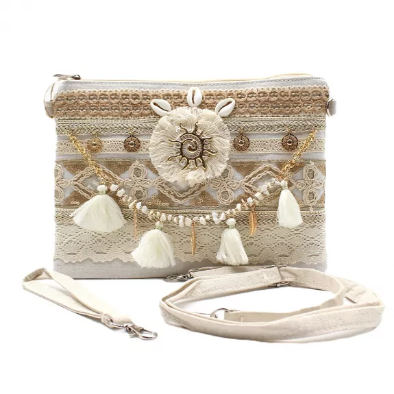 Sac bohème brodée avec perles et pompons