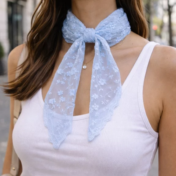 Foulard en dentelle brodée – Style fichu chic & polyvalent