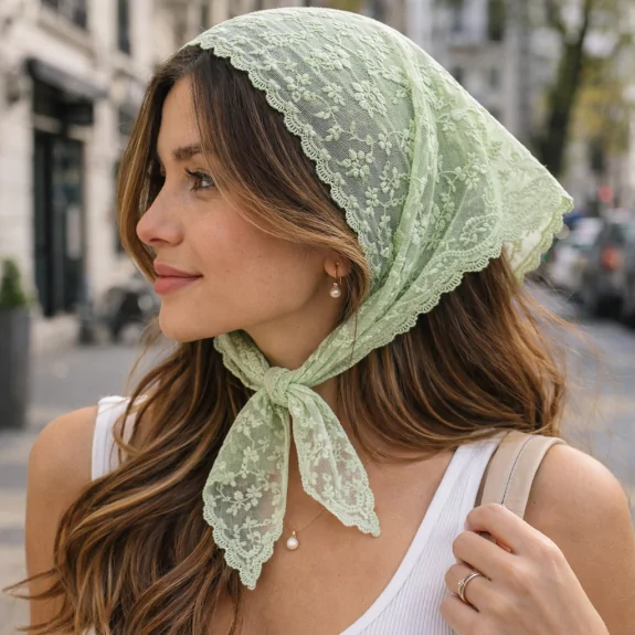 Foulard en dentelle brodée – Style fichu chic & polyvalent