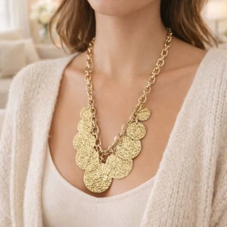 Collier doré à médailles texturées