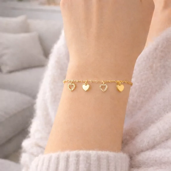 Bracelet charms cœurs en acier inoxydable fin et élégant