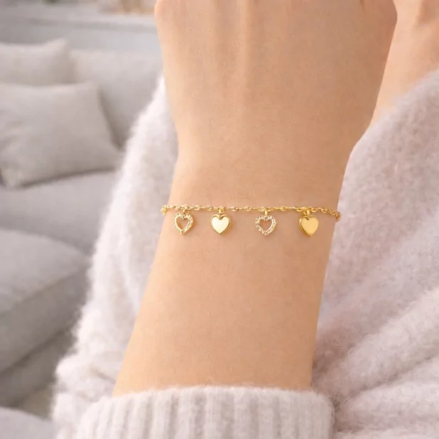 Bracelet charms cœurs en acier inoxydable fin et élégant