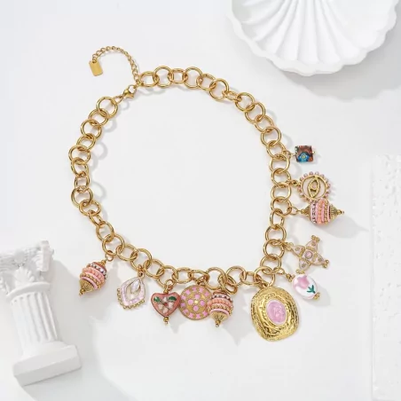 Collier chaîne dorée à breloques fantaisie