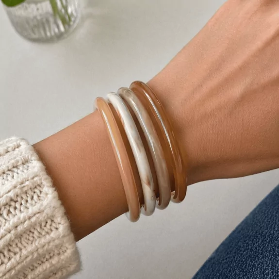 Lot de bracelets joncs en résine – Effet marbré