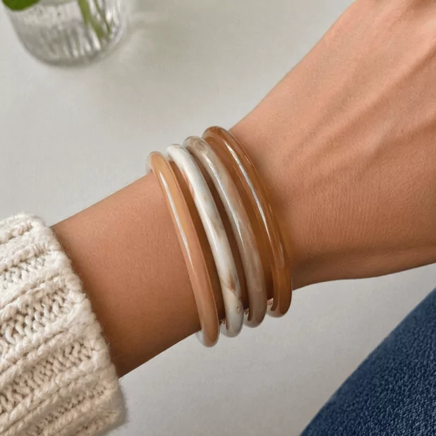 Lot de bracelets joncs en résine – Effet marbré