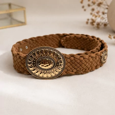 Ceinture tressée avec boucle dorée