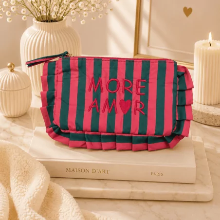 Pochette en tissu rayée “More Amor” à volants