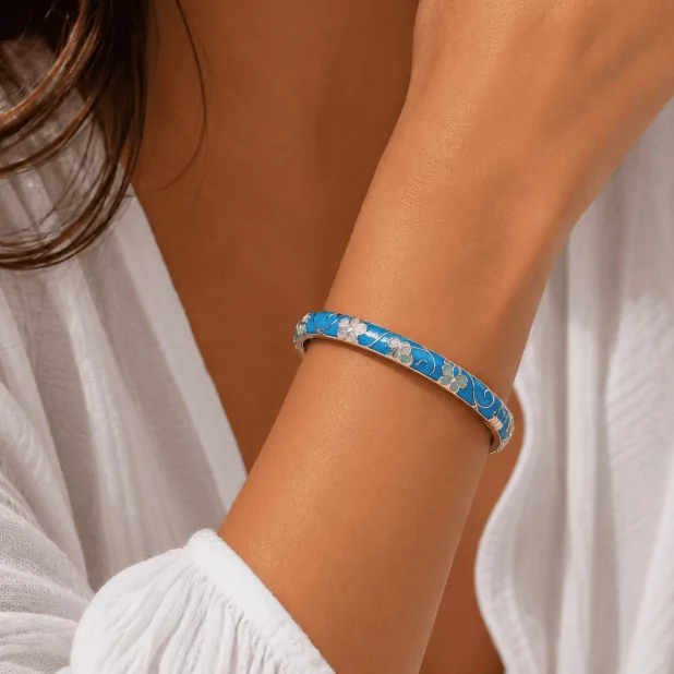 jonc en émail coloré avec fermeture aimantée – Motif floral doré