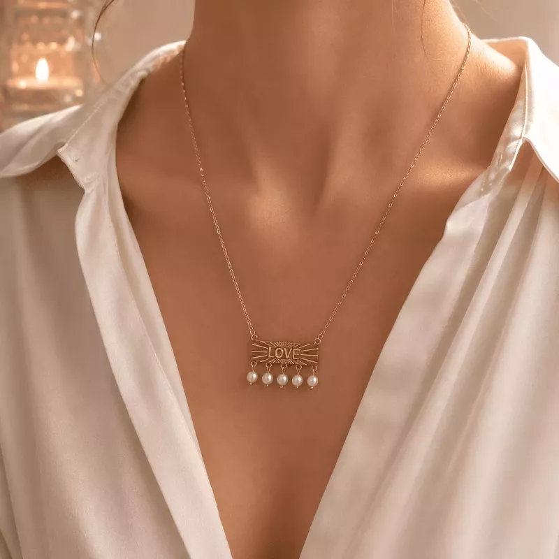 Collier LOVE en acier inoxydable doré – Perles pendantes élégantes