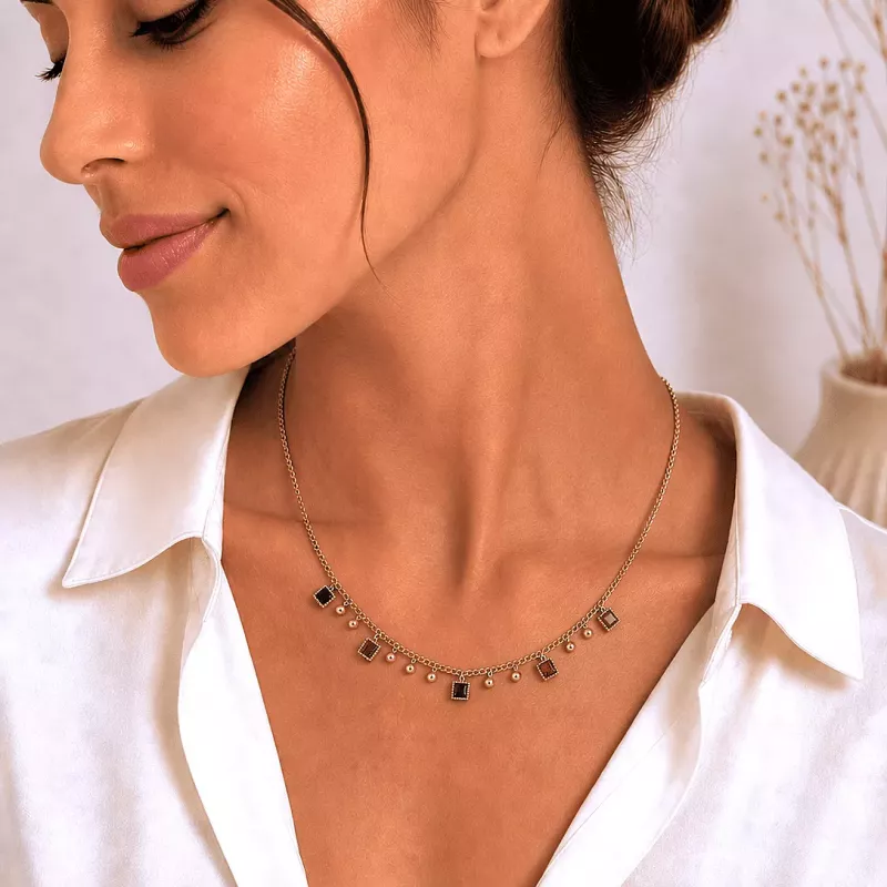 Collier chaîne dorée en acier  – Pampilles pierres colorées