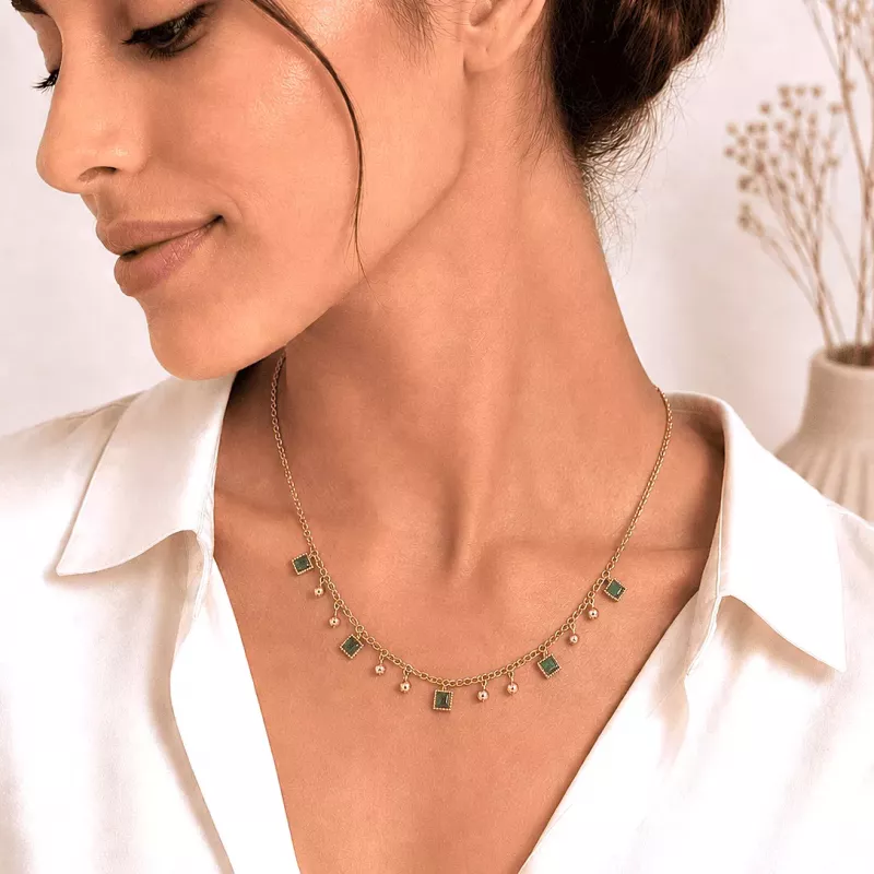 Collier chaîne dorée en acier  – Pampilles pierres colorées