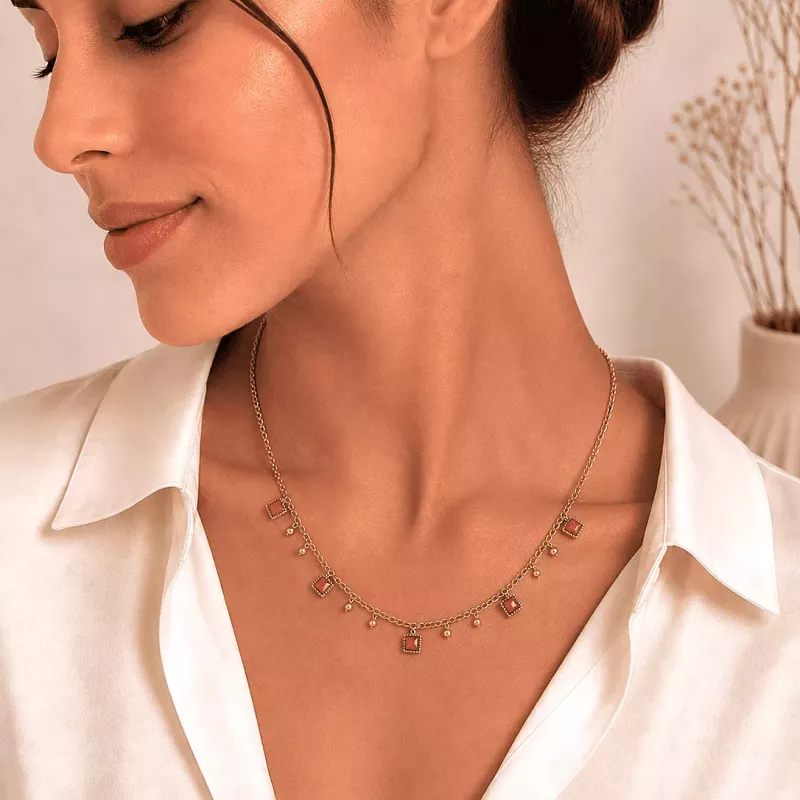 Collier chaîne dorée en acier  – Pampilles pierres colorées