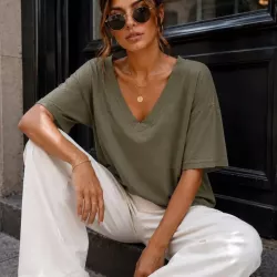 T-shirt Femme Col V – Coupe Ample et Décontractée