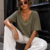 T-shirt Femme Col V – Coupe Ample et Décontractée