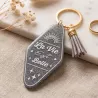 Pack de 12 porte-clés messages assortis – Couleurs & textes aléatoires
