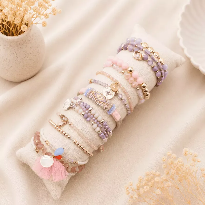Pack de 12 bracelets perles et pampilles