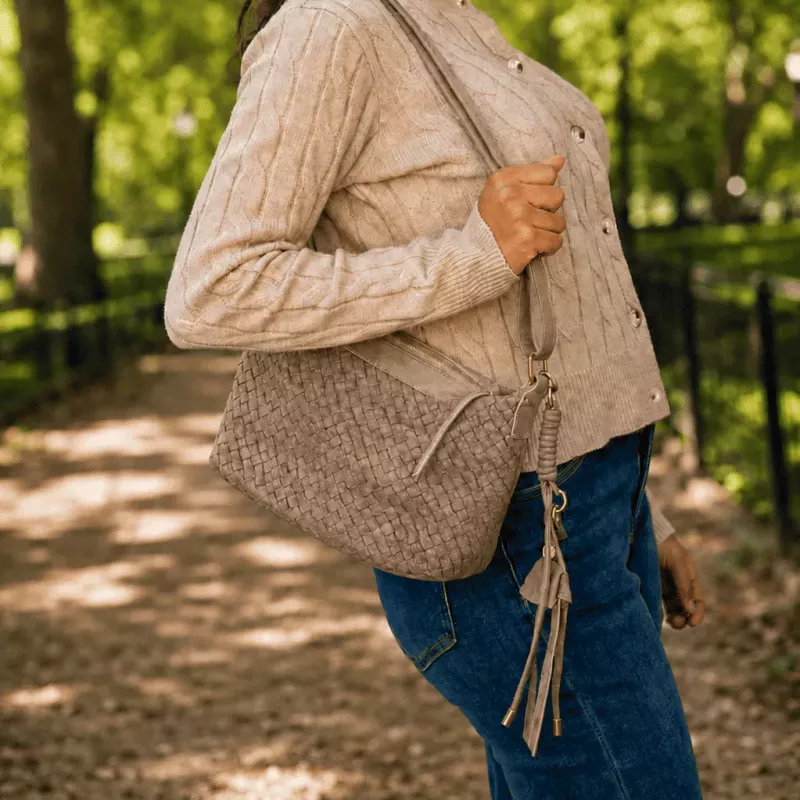 Sac bandoulière tressé femme 30x18 cm | Grossiste maroquinerie tendance
