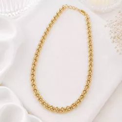 Collier doré à maillons entrelacés