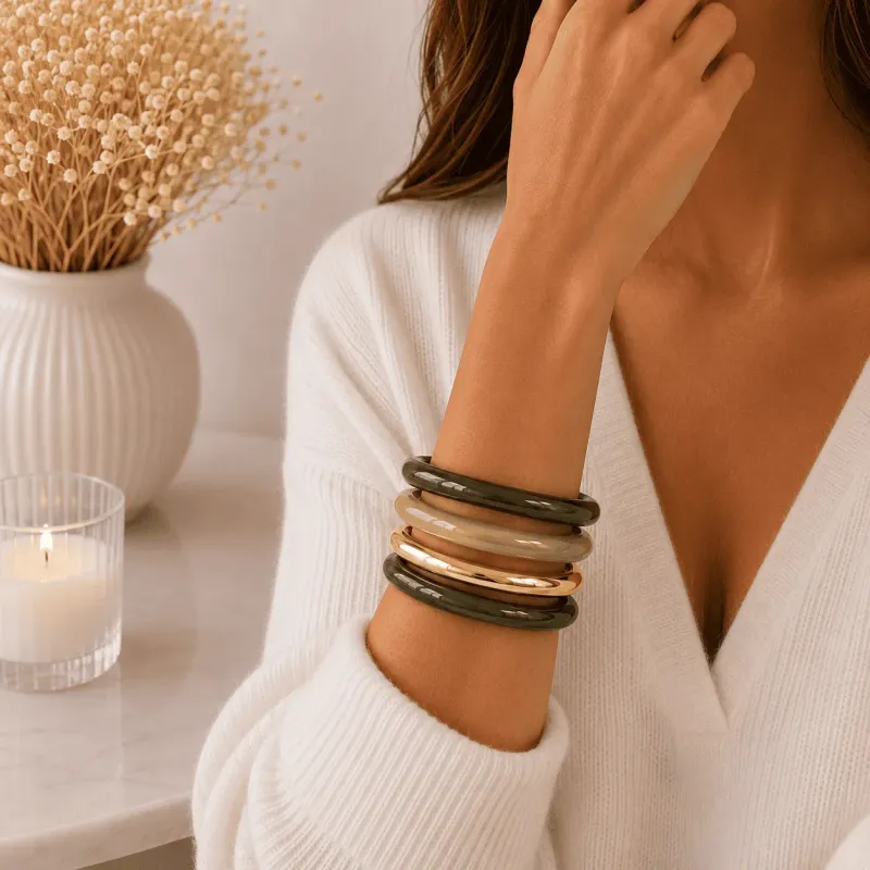 Lot de 4 bracelets joncs résine – Détail doré