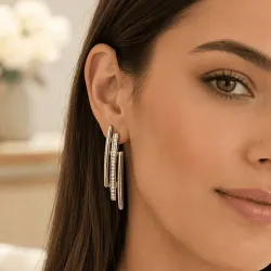 Boucles d’oreilles dorées tendance avec strass
