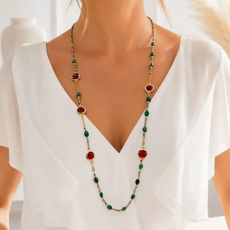 Collier sautoir perles et pierres colorées