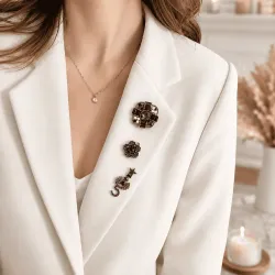 Pack de 3 broches bijoux fantaisie avec strass et perles
