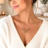 Collier doré à trois fleurs ajourées
