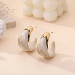 Boucles d’oreilles créoles épaisses effet résine