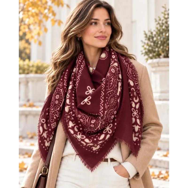 Écharpe carrée femme 110x110 cm motif Paisley