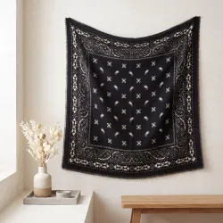 Écharpe carrée motif bandana
