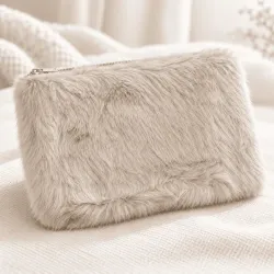 Pochette en fausse fourrure