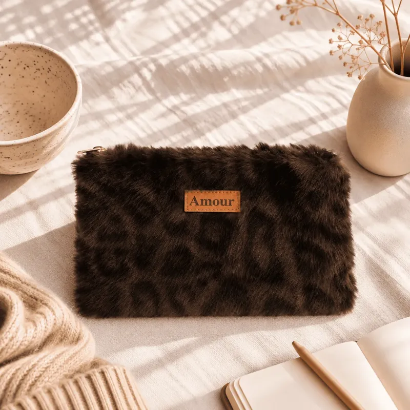 Pochette fausse fourrure motif léopard