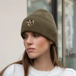 Bonnet femme en maille avec cœur léopard – Taille unique