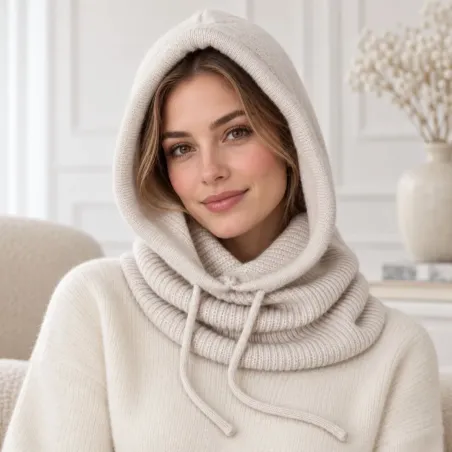 Cagoule à capuche en maille avec cordons