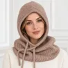 Cagoule à capuche en maille avec cordons