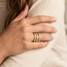 Bague dorée à triple rangée de strass